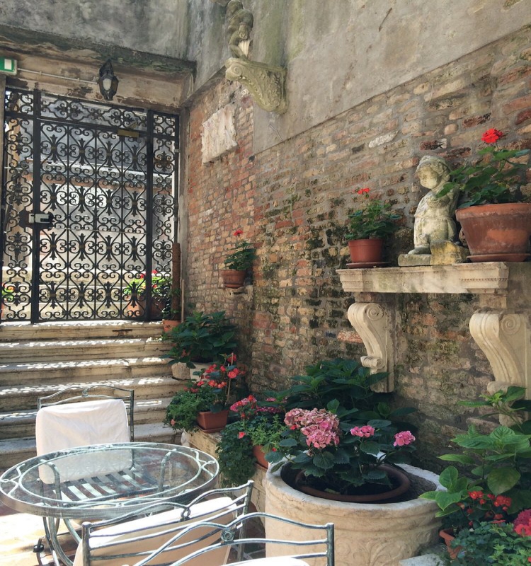 hotel review: Al Ponte Mocenigo Hotel Venice